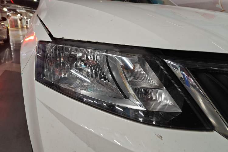 Used Skoda Rapid Spaceback 2019 1.5L Automatic Comfort Edition Right Front Headlight