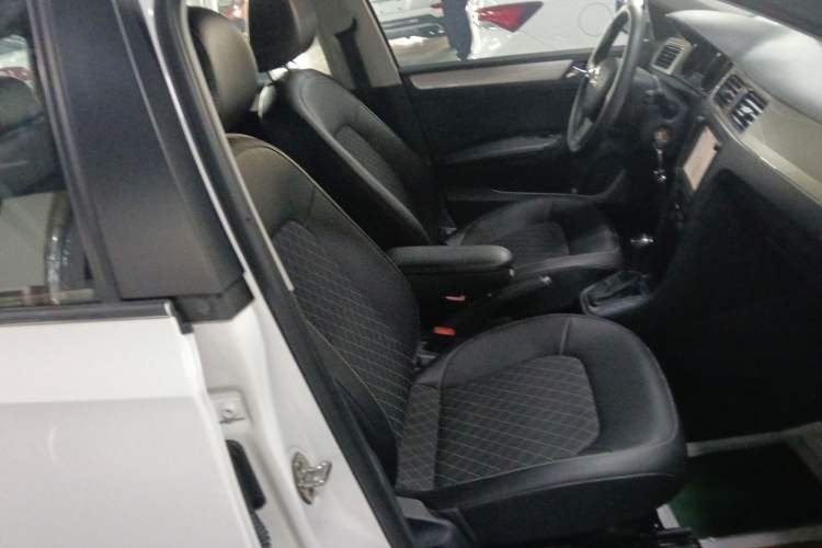Used Skoda Rapid Spaceback 2019 Revised Version 1.5L Automatic Comfort Edition China V Standard Right Front Seat