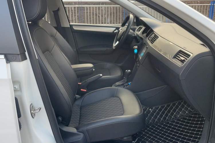 Used Skoda Rapid Spaceback 2019 Revised Version 1.5L Automatic Comfort Edition China V Standard Right Front Seat