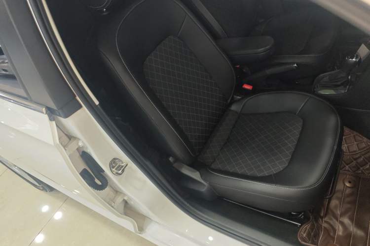 Used Skoda Rapid Spaceback 2019 Revised Version 1.5L Automatic Comfort Edition China VI Standard Right Front Seat