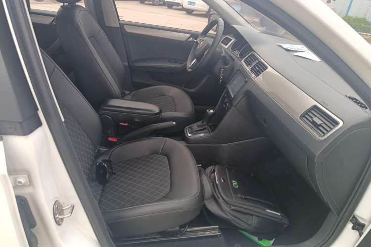 Used Skoda Rapid Spaceback 2019 Revised Version 1.5L Automatic Comfort Edition China VI Standard Right Front Seat