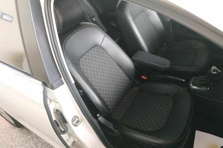 Used Skoda Rapid Spaceback 2019 Revised Version 1.5L Automatic Comfort Edition China V Standard Right Front Seat