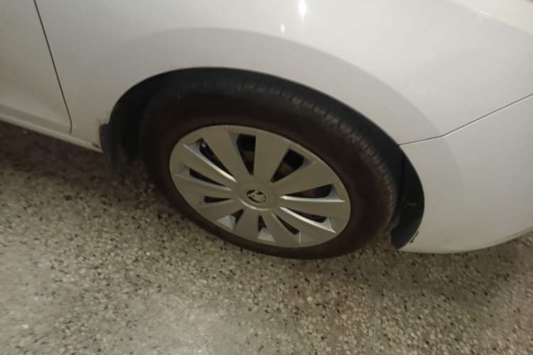 Used Skoda Rapid Spaceback 2019 1.5L Automatic Standard Edition Right Front Wheel Hub