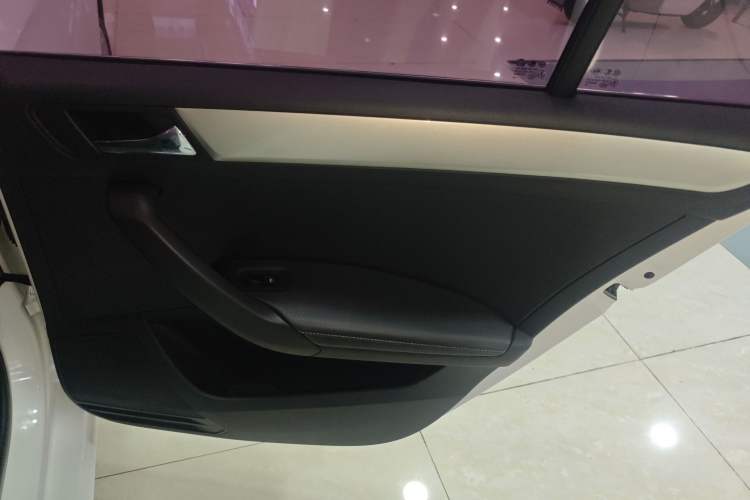 Used Skoda Rapid Spaceback 2019 Revised Version 1.5L Automatic Comfort Edition China VI Standard Right Rear Door Interior