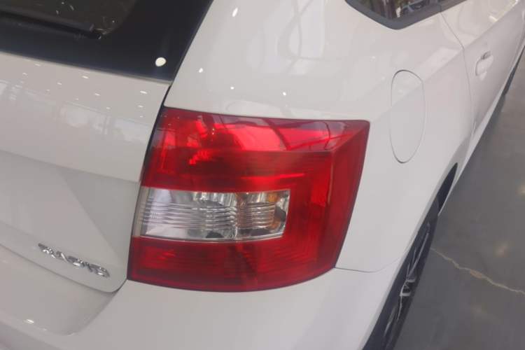 Used Skoda Rapid Spaceback 2019 Revised Version 1.5L Manual Entry-Level Edition China VI Right Rear Taillight