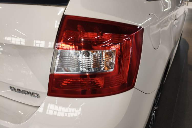 Used Skoda Rapid Spaceback 2019 Revised Version 1.5L Automatic Standard Edition China VI Right Rear Taillight