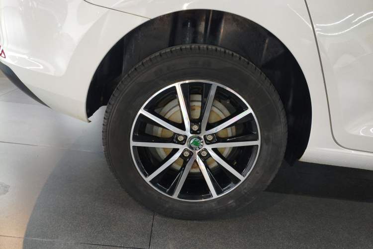 Used Skoda Rapid Spaceback 2019 Revised Version 1.5L Automatic Standard Edition China VI Right Rear Wheel Hub