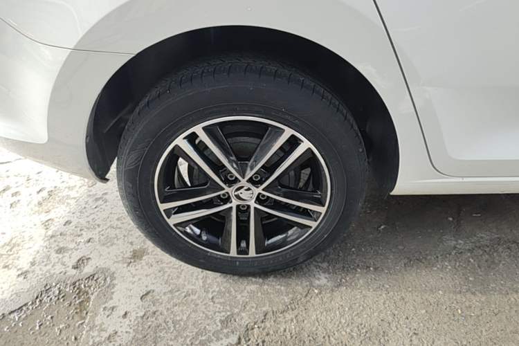 Used Skoda Rapid Spaceback 2019 Revised Version 1.5L Automatic Standard Edition China VI Right Rear Wheel Hub