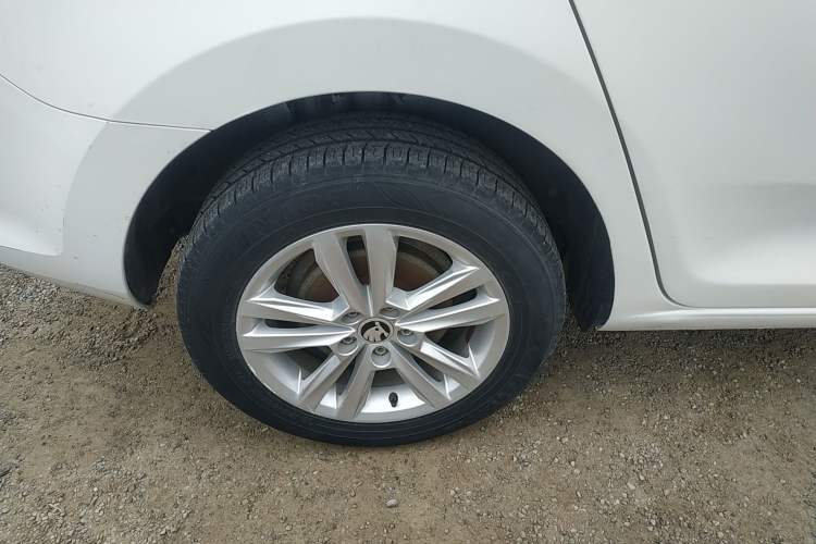 Used Skoda Rapid Spaceback 2019 Revised Version 1.5L Automatic Standard Edition China V Standard Right Rear Wheel Hub