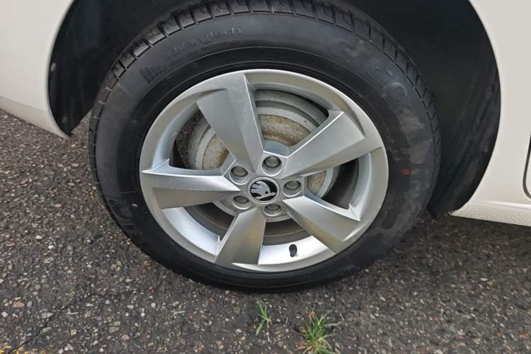 Used Skoda Rapid Spaceback 2019 Revised Version 1.5L Automatic Comfort Edition China V Standard Right Rear Wheel Hub
