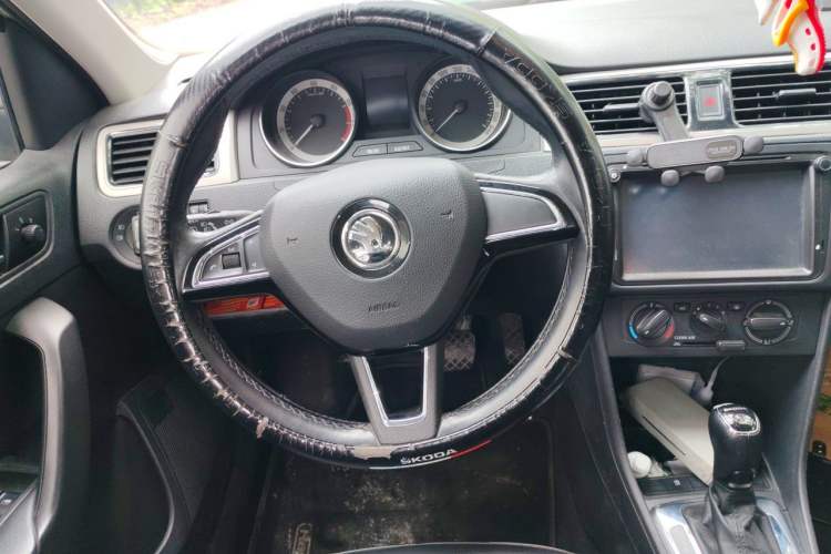 Used Skoda Rapid Spaceback 2019 Revised Version 1.5L Automatic Comfort Edition China VI Standard Steering Wheel