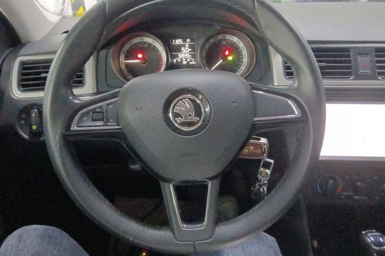 Used Skoda Rapid Spaceback 2019 Revised Version 1.5L Automatic Comfort Edition China V Standard Steering Wheel