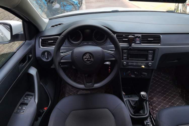 Used Skoda Rapid Spaceback 2019 1.5L Manual Standard Edition Steering Wheel