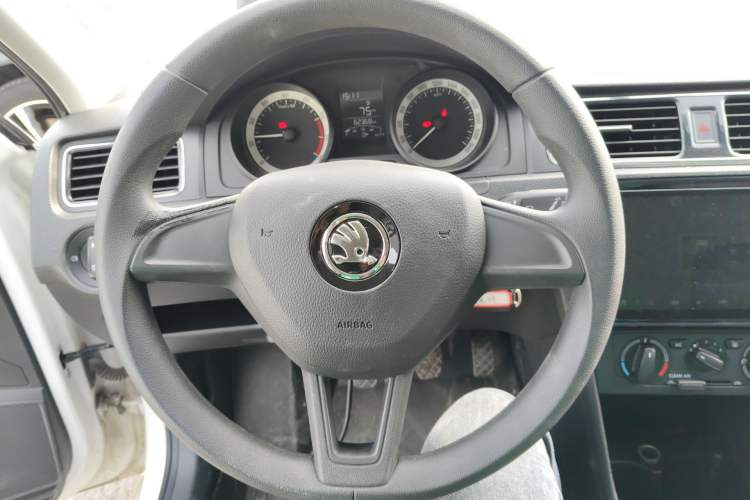 Used Skoda Rapid Spaceback 2019 Revised Version 1.5L Manual Standard Edition China VI Steering Wheel