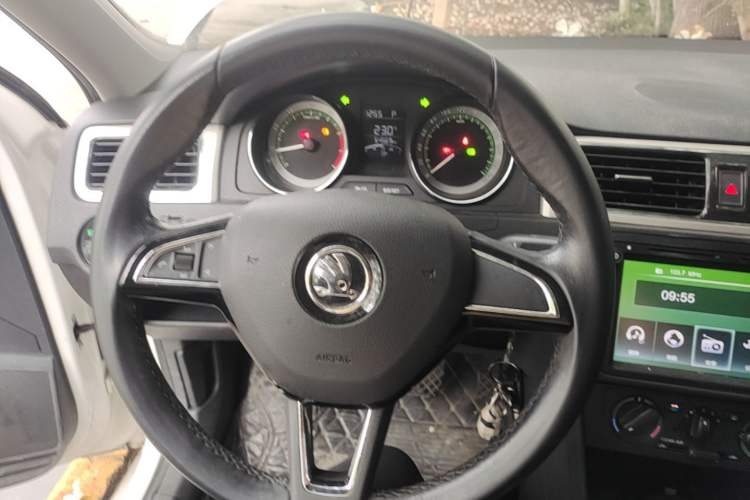 Used Skoda Rapid Spaceback 2019 1.5L Automatic Comfort Edition Steering Wheel