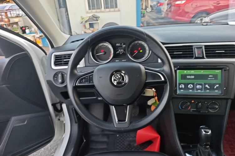 Used Skoda Rapid Spaceback 2019 Revised Version 1.5L Automatic Comfort Edition China V Standard Steering Wheel