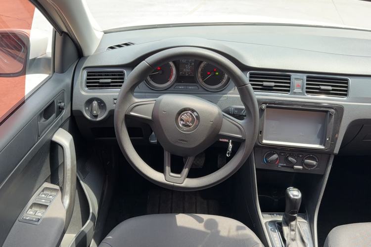 Used Skoda Rapid Spaceback 2019 Revised Version 1.5L Automatic Standard Edition China V Standard Steering Wheel