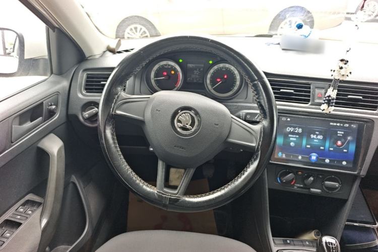 Used Skoda Rapid Spaceback 2019 Revised Version 1.5L Manual Entry-Level Edition China V Standard Steering Wheel