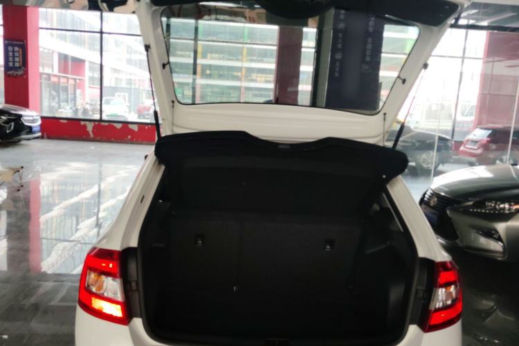 Used Skoda Rapid Spaceback 2019 1.5L Automatic Comfort Edition Trunk