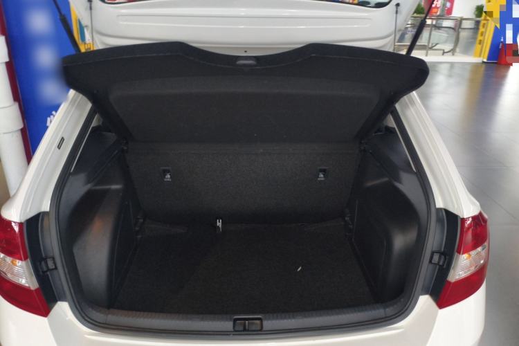 Used Skoda Rapid Spaceback 2019 Revised Version 1.5L Automatic Standard Edition China VI Trunk