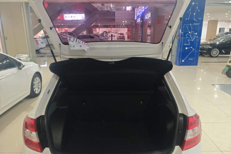 Used Skoda Rapid Spaceback 2019 Revised Version 1.5L Automatic Comfort Edition China VI Standard Trunk