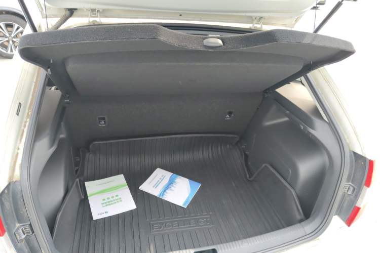 Used Skoda Rapid Spaceback 2019 Revised Version 1.5L Manual Standard Edition China VI Trunk