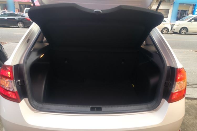 Used Skoda Rapid Spaceback 2019 Revised Version 1.5L Automatic Standard Edition China V Standard Trunk
