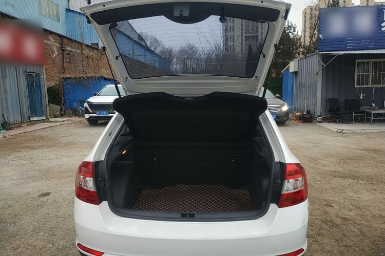 Used Skoda Rapid Spaceback 2019 Revised Version 1.5L Automatic Standard Edition China V Standard Trunk