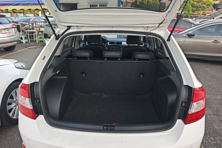 Used Skoda Rapid Spaceback 2019 Revised Version 1.5L Automatic Comfort Edition China V Standard Trunk