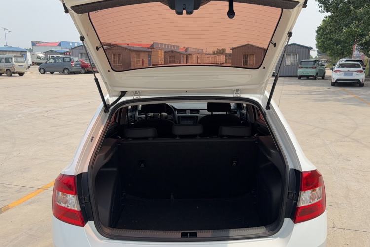 Used Skoda Rapid Spaceback 2019 Revised Version 1.5L Automatic Standard Edition China V Standard Trunk