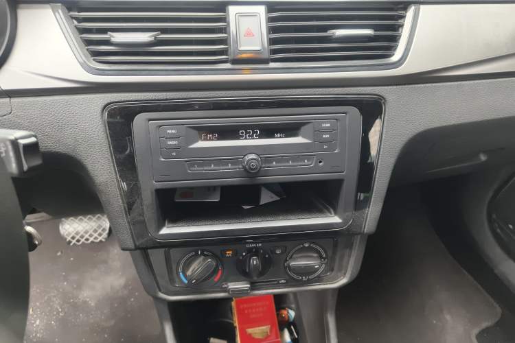 Used Skoda Rapid Spaceback 2020 1.5L Automatic Standard Edition Audio And AC Panel