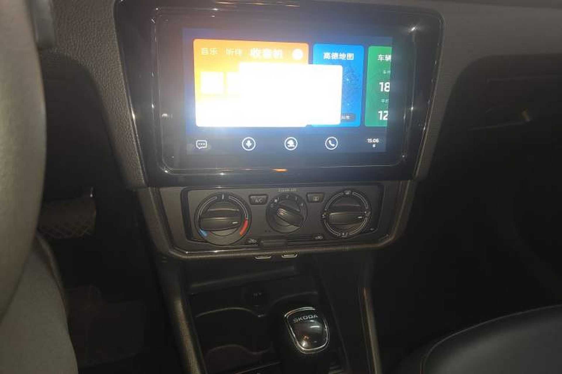 Used Skoda Rapid Spaceback 2020 1.5L Automatic Comfort Edition Audio And AC Panel