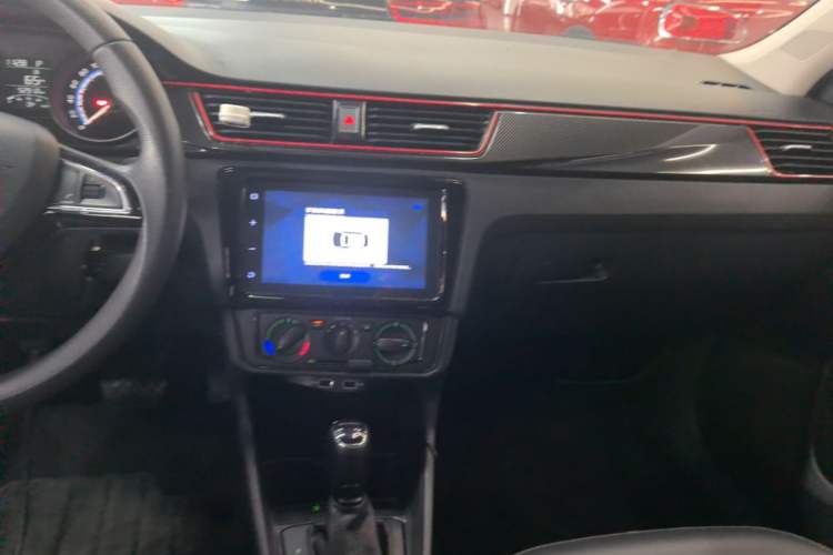 Used Skoda Rapid Spaceback 2020 1.5L Automatic Comfort Edition Audio And AC Panel