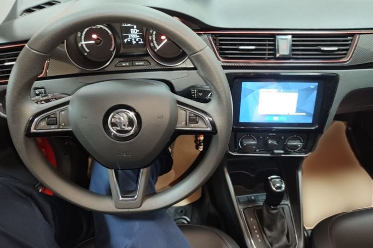 Used Skoda Rapid Spaceback 2020 1.5L Automatic Comfort Edition Center Console