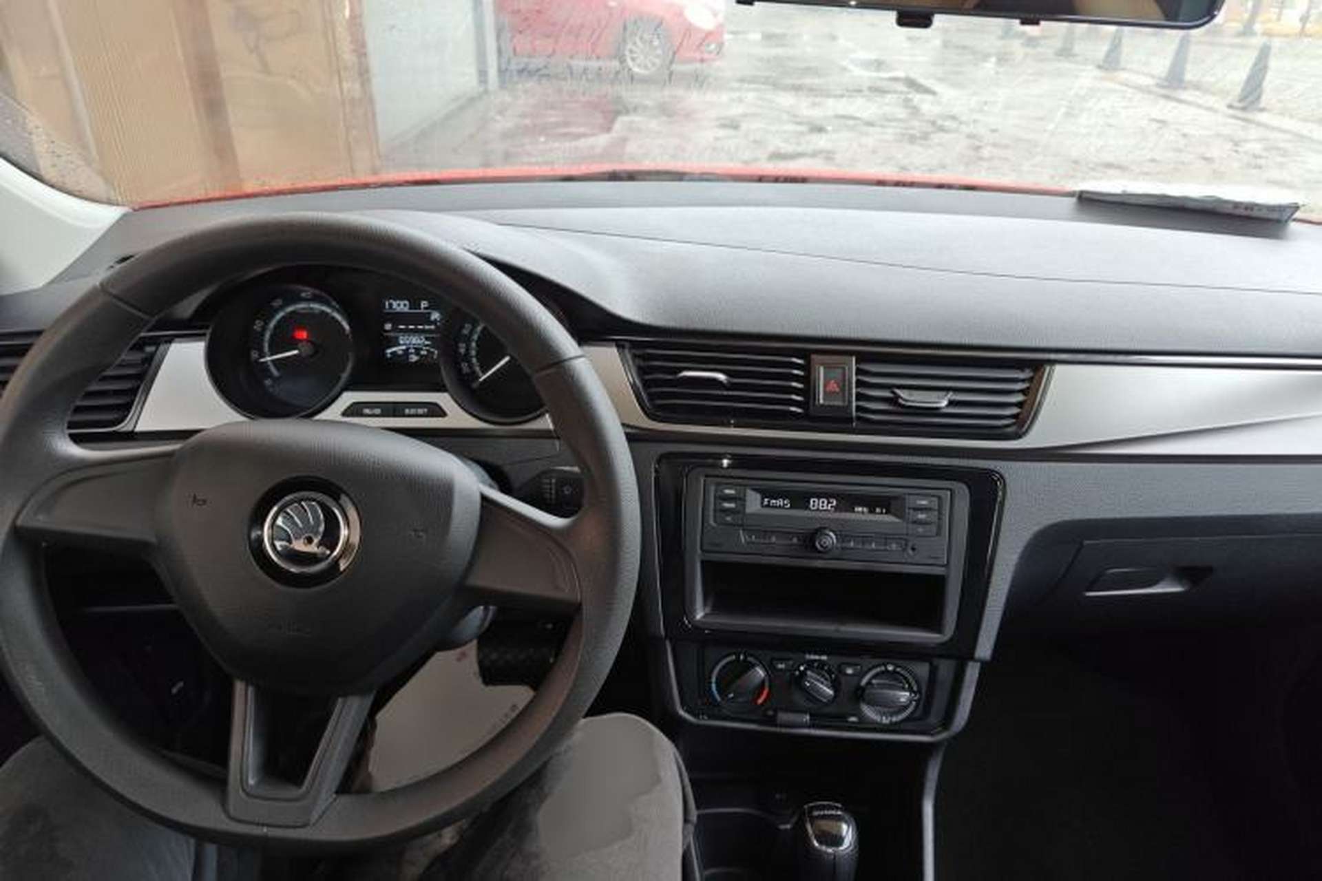 Used Skoda Rapid Spaceback 2020 1.5L Automatic Standard Edition Center Console