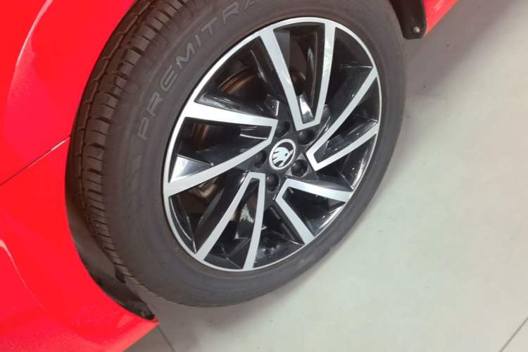 Used Skoda Rapid Spaceback 2020 1.5L Automatic Comfort Edition Exterior 4