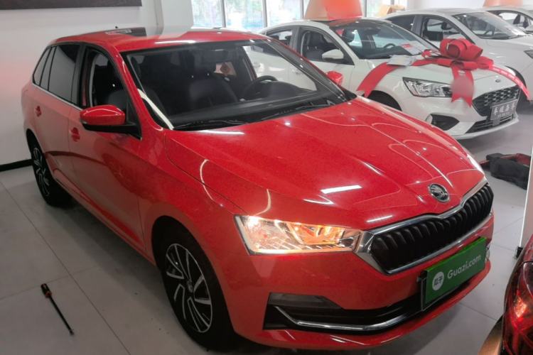 Used Skoda Rapid Spaceback 2020 1.5L Automatic Comfort Edition Front Right 45 Deg