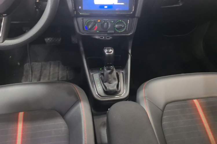 Used Skoda Rapid Spaceback 2020 1.5L Automatic Comfort Edition Gear Lever