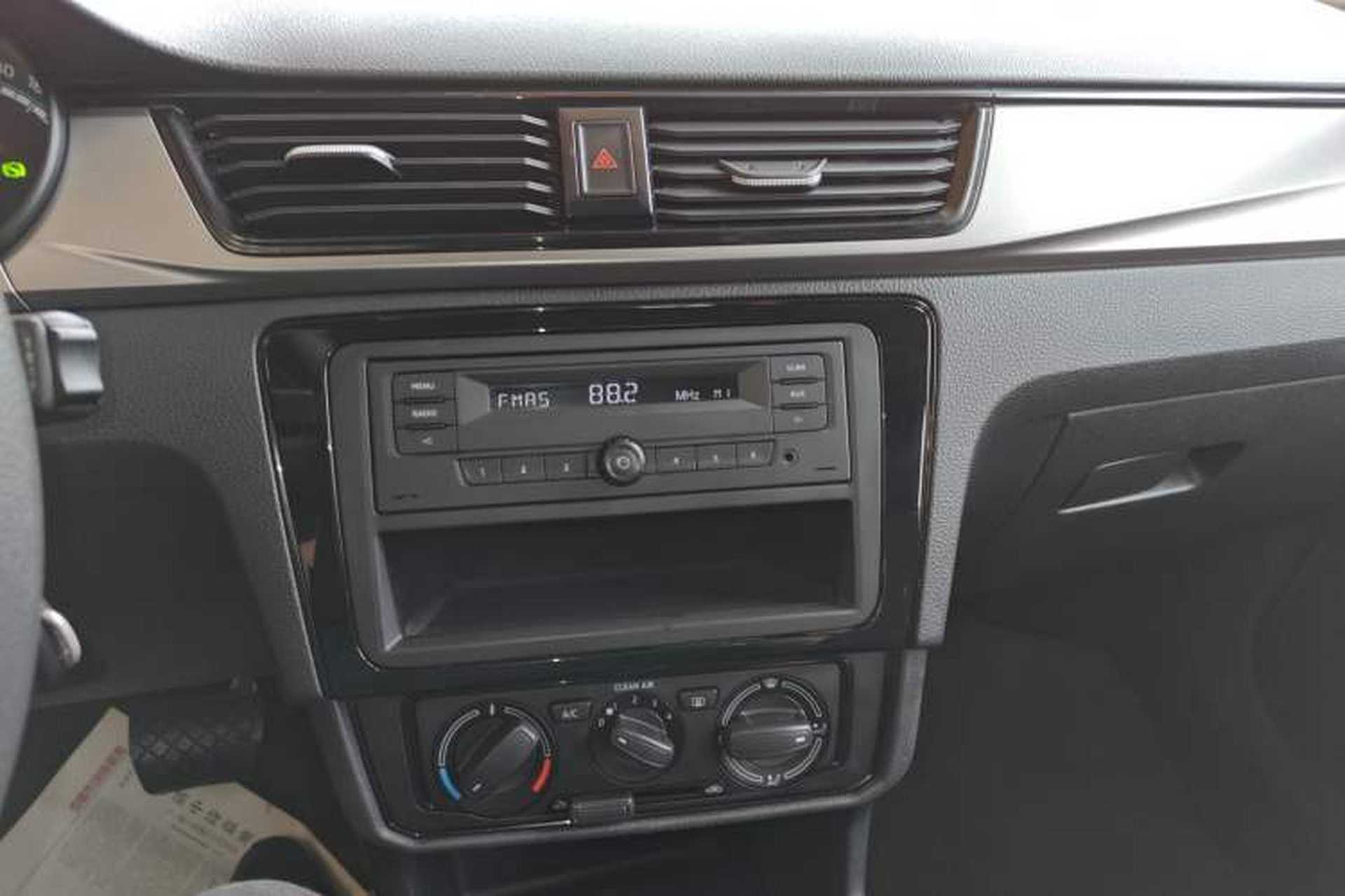 Used Skoda Rapid Spaceback 2020 1.5L Automatic Standard Edition Gear Lever