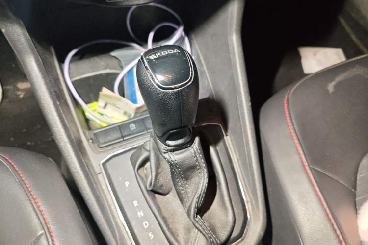 Used Skoda Rapid Spaceback 2020 1.5L Automatic Comfort Edition Gear Lever