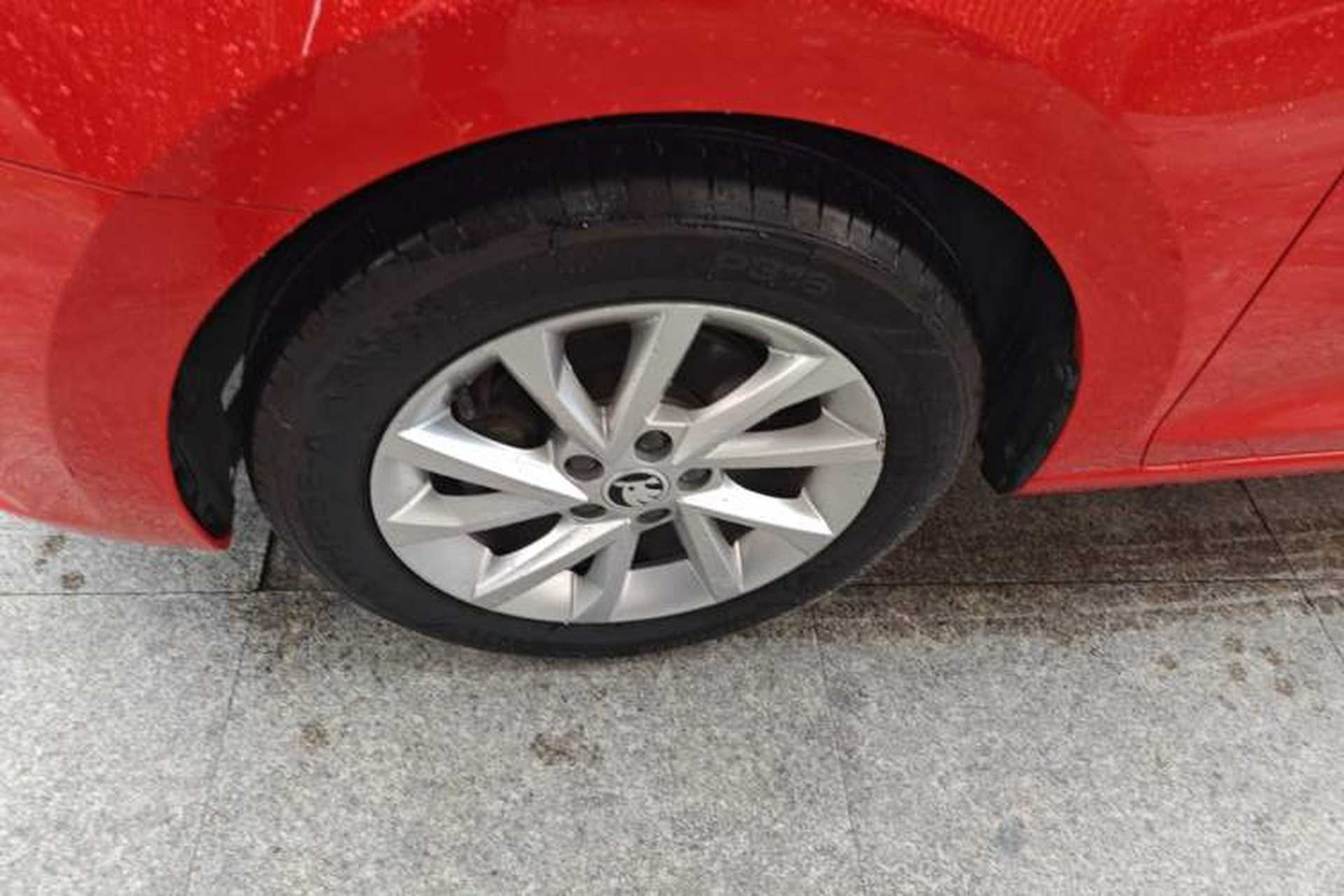 Used Skoda Rapid Spaceback 2020 1.5L Automatic Standard Edition Left Front Wheel Hub
