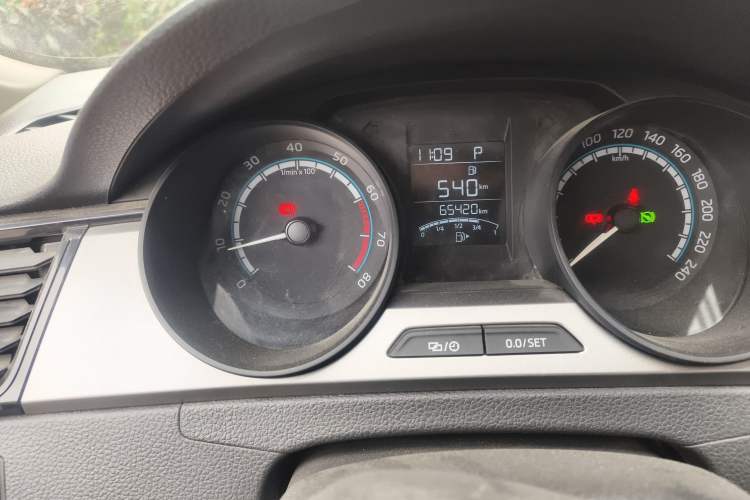 Used Skoda Rapid Spaceback 2020 1.5L Automatic Standard Edition Odometer Close Up