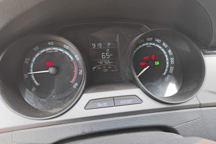 Used Skoda Rapid Spaceback 2020 1.5L Automatic Standard Edition Odometer Close Up