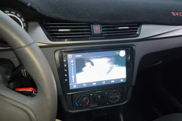 Used Skoda Rapid Spaceback 2020 1.5L Automatic Standard Edition Audio And AC Panel