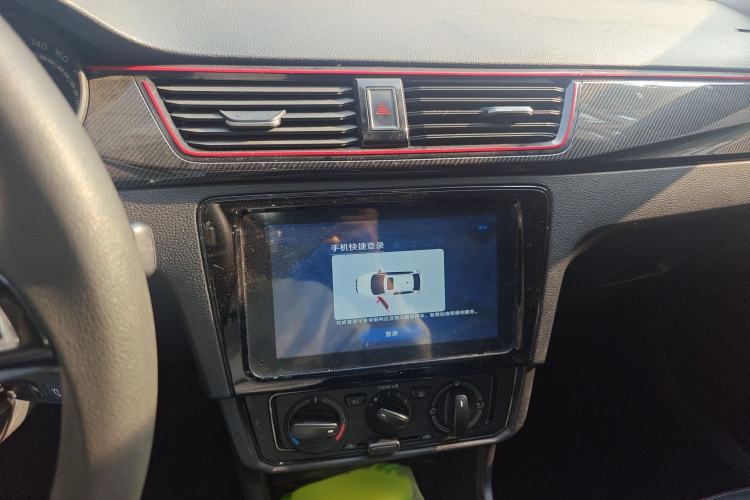 Used Skoda Rapid Spaceback 2020 1.5L Automatic Comfort Edition Audio And AC Panel