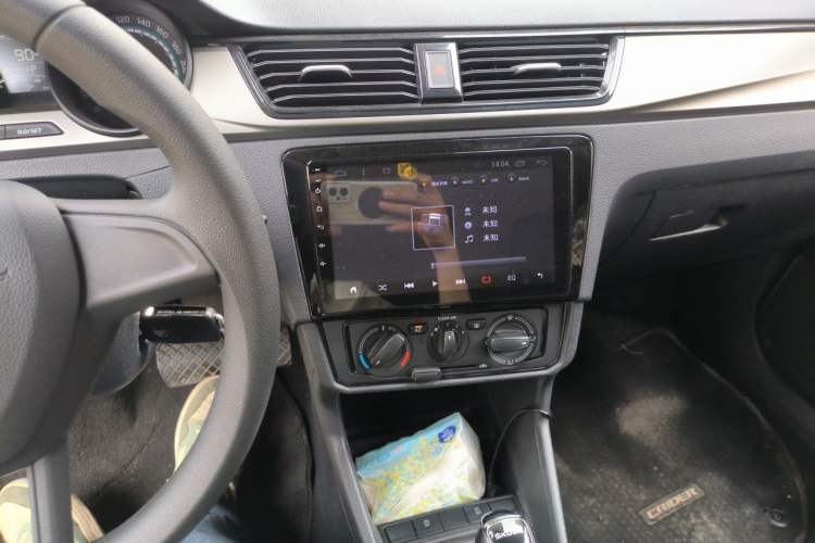 Used Skoda Rapid Spaceback 2020 1.5L Automatic Standard Edition Audio And AC Panel