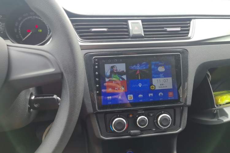 Used Skoda Rapid Spaceback 2020 1.5L Automatic Standard Edition Audio And AC Panel
