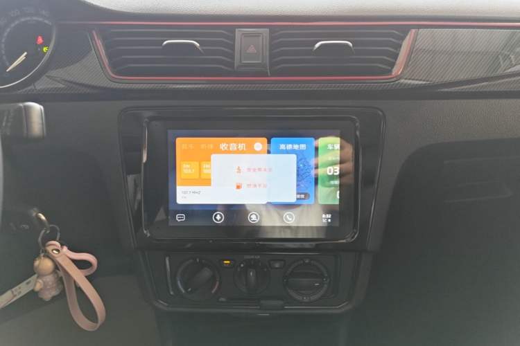 Used Skoda Rapid Spaceback 2020 1.5L Automatic Comfort Edition Audio And AC Panel