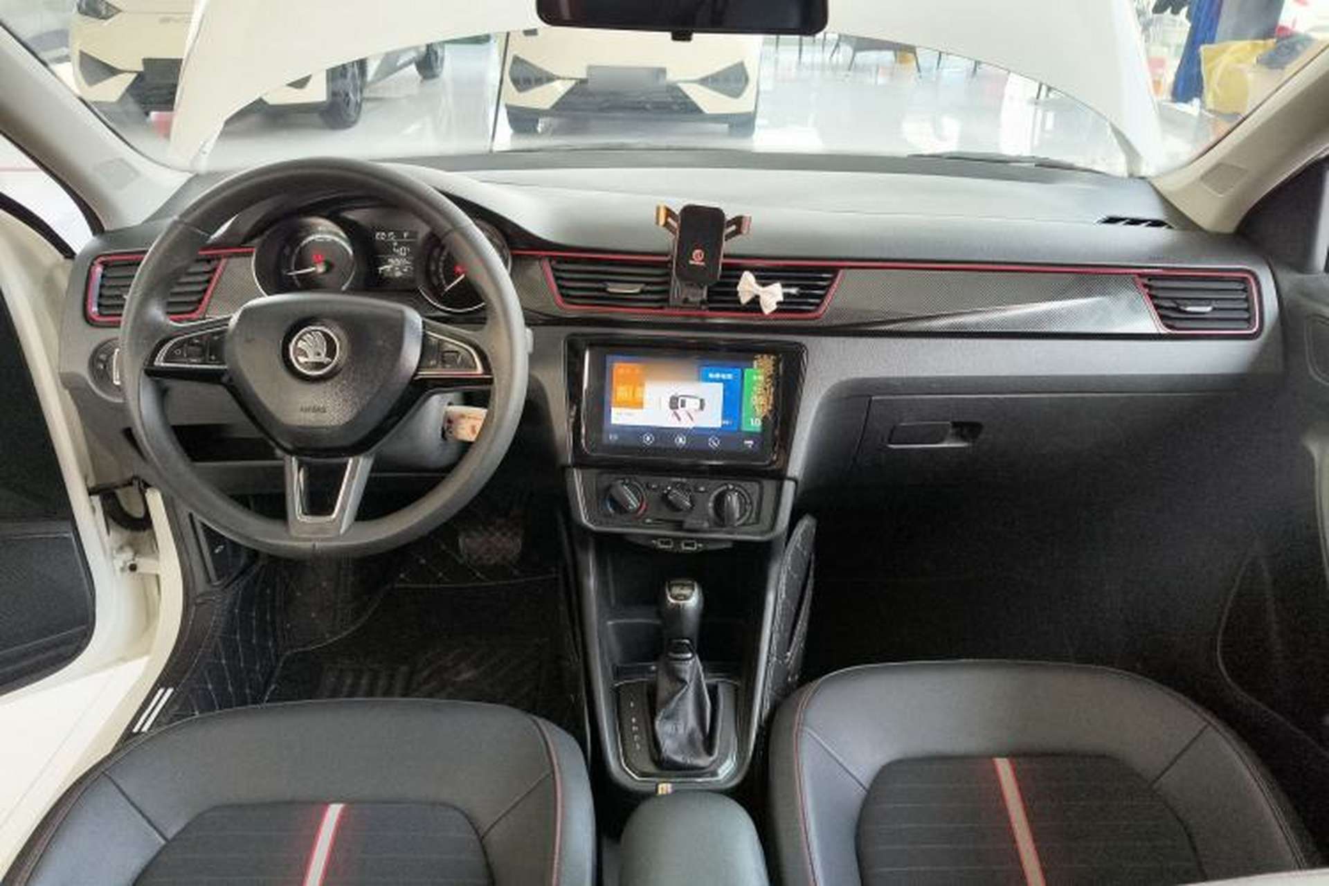 Used Skoda Rapid Spaceback 2020 1.5L Automatic Comfort Edition Center Console