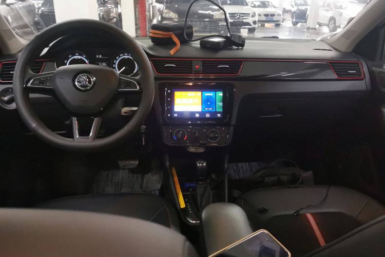 Used Skoda Rapid Spaceback 2020 1.5L Automatic Comfort Edition Center Console